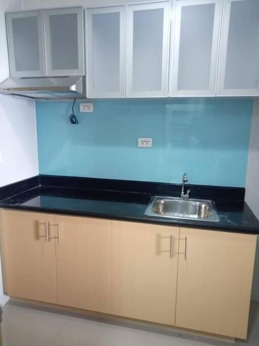 קואזון סיטי Grass Residences Sm North Edsa And Trinoma מראה חיצוני תמונה